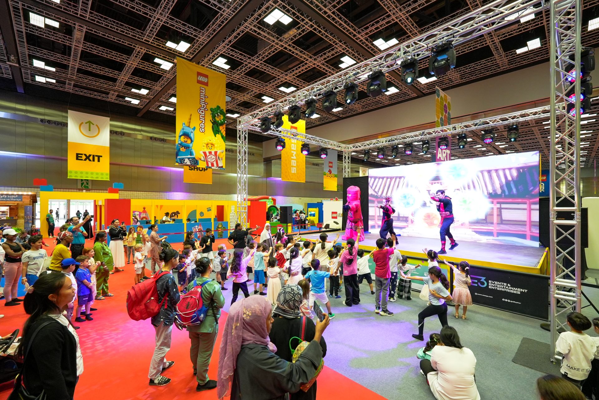 An Immersive LEGO® World